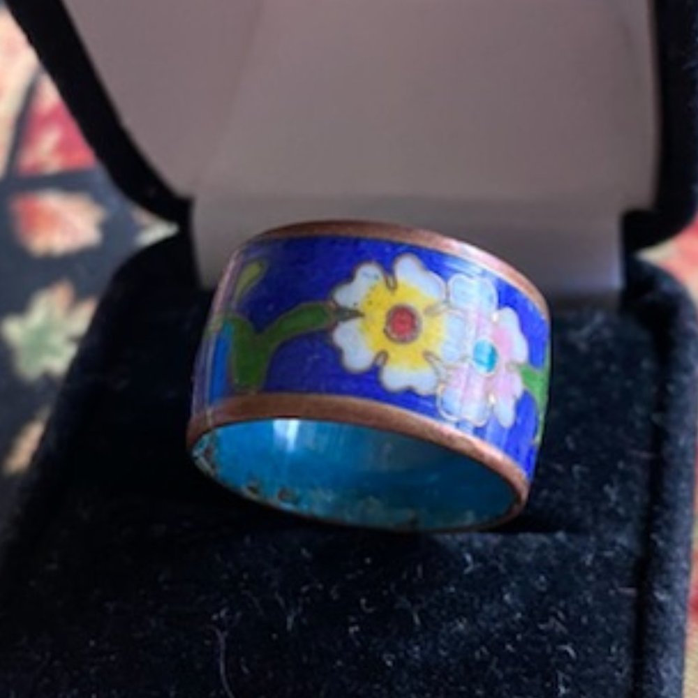 Vintage * CHINESE Copper CLOISSONE Band RING * BLUE w WHITE Pastel FLOWERS * 6